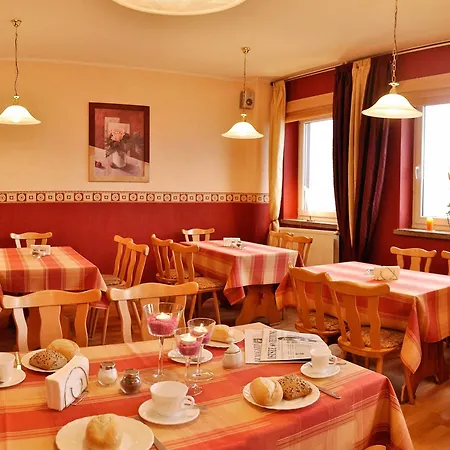 ゲストハウス Zum Riedensee Bastorf